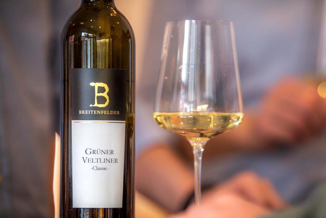 Weingut Breitenfelder Retz Exteriör bild